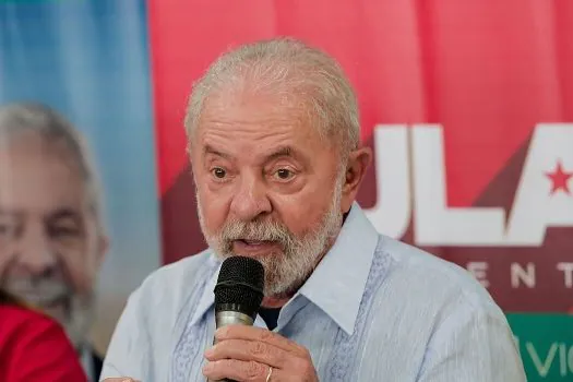 Lula quer foco em obras e habitação