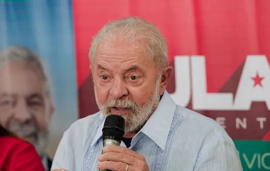 Lula quer foco em obras e habitação