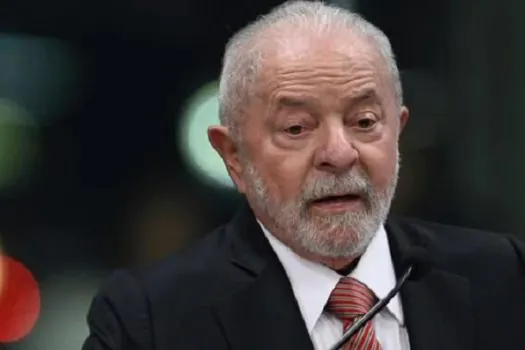 Ministros pedem a Lula que amenize ataques ao BC