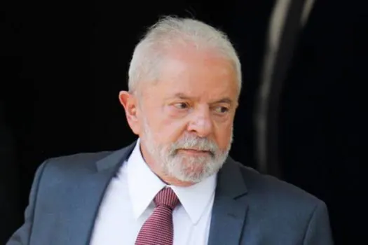 Lula fala em recomeçar obras paradas e fazer ‘roda gigante da economia girar’