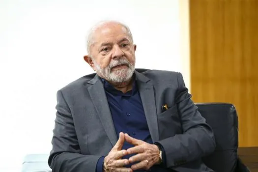 Lula conversa com líderes estrangeiros sobre atos antidemocráticos