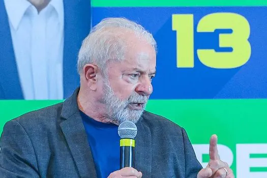 Lula diz que Bolsonaro não se importa em ser campeão em fake News