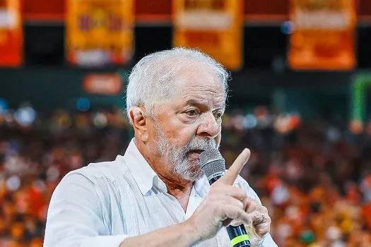 Lula promete discutir novo PAC e fala em retorno do Minha Casa Minha Vida