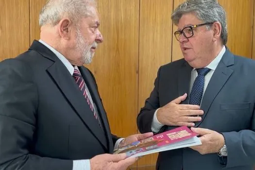 Lula recebe presidente do Consórcio Nordeste, governador João Azevêdo