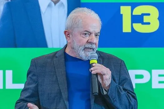 Lula aciona TSE pela 4ª vez por post que o liga ao PCC e pede multa a Bolsonaro