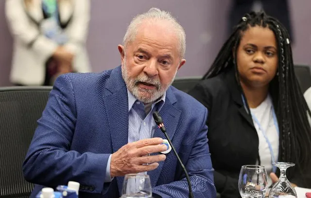 Lula sanciona lei que equipara crime de injúria racial ao racismo