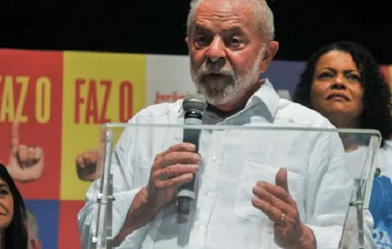 Lula diz que mulher não é ‘objeto de cama e mesa’ ao defender igualdade salarial