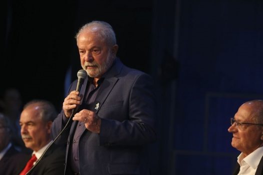 Lula confirma Aloizio Mercadante como presidente BNDES