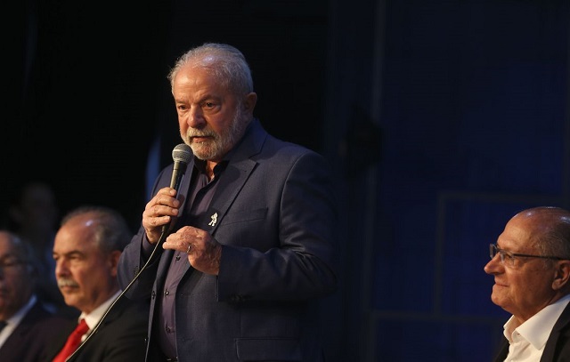 Lula confirma Aloizio Mercadante como presidente BNDES