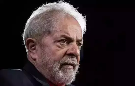 Coligação de Lula tira revogação de reforma trabalhista de plano de governo