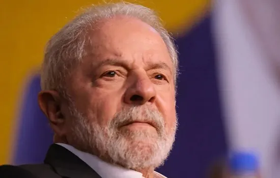 Lula defende que bancos públicos sejam enquadrados e reduzam lucro