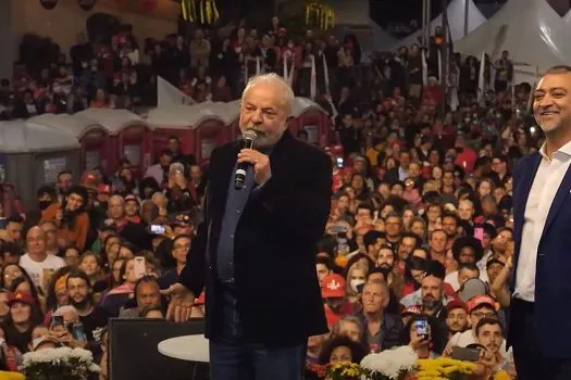 Lula promete zerar filas do INSS e melhorar índices de educação