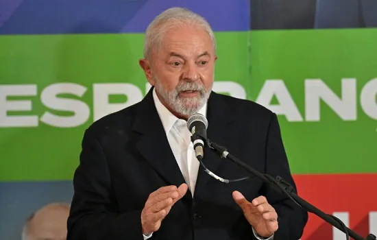 Lula quer postura menos defensiva nas redes e maior disseminação de propostas