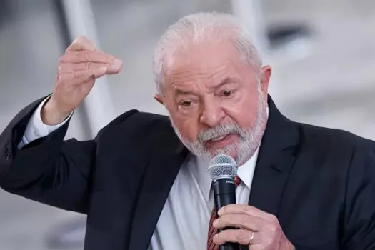 Lula inicia reunião com comandantes das Forças Armadas