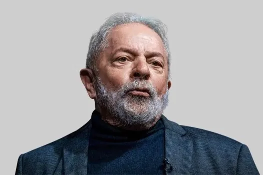 Brasil vive momento de confusão nas instituições, diz Lula à imprensa estrangeira