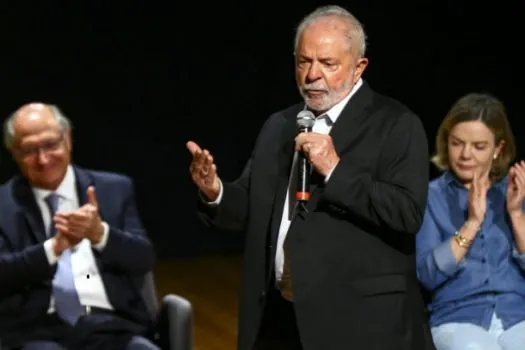 Lula: ‘acho que é a 1ª vez que um presidente começa a governar antes da posse’