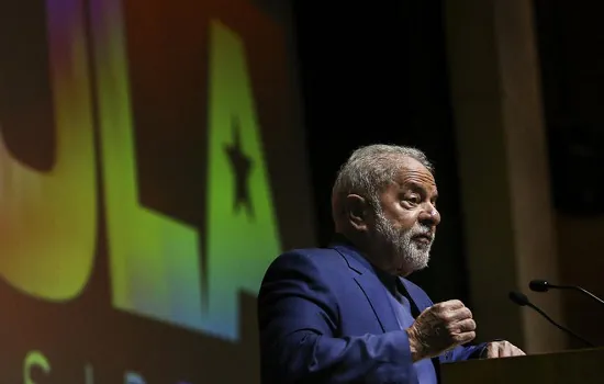 Gleisi confirma que Lula só viaja a Brasília na semana que vem