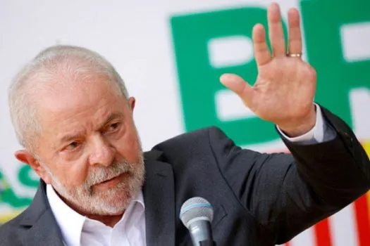 Lula vai a Montevidéu para tentar salvar Mercosul de acordo entre Uruguai e China