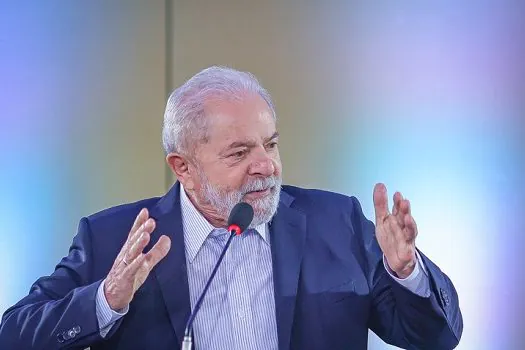 Lula acena a evangélicos e diz que quer “discutir problemas do Brasil” com eles