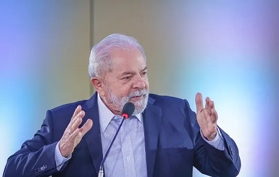 Lula acena a evangélicos e diz que quer “discutir problemas do Brasil” com eles