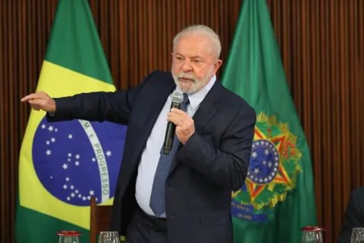 ‘Não há nenhum veto a quem quiser conversar’, afirma Lula a governadores