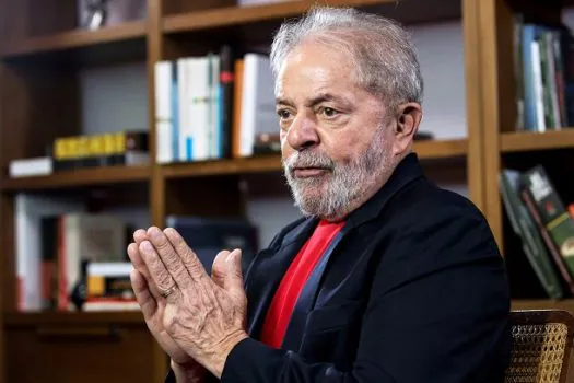 ‘Tenho remédio para sua garganta’, promete militante em carta para Lula