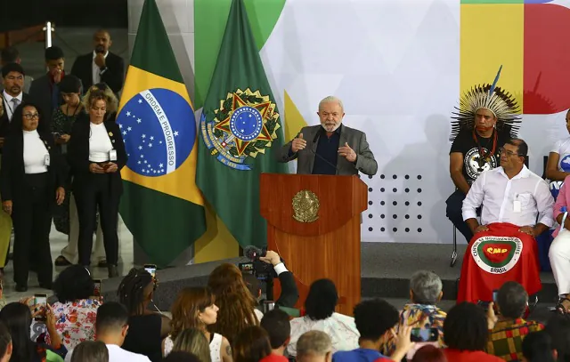 Presidente assina decreto que cria o Conselho de Participação Social