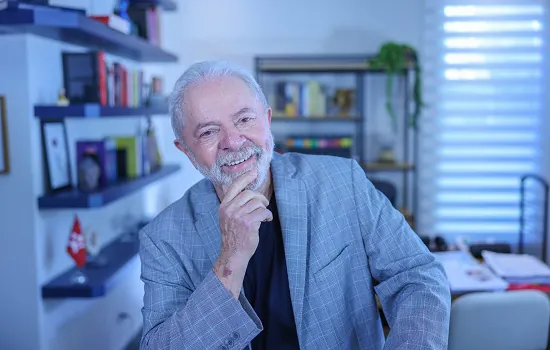 Lula conversa com o presidente dos Estados Unidos