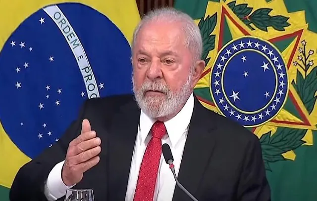 Lula assina decretos que atualizam marco legal do saneamento