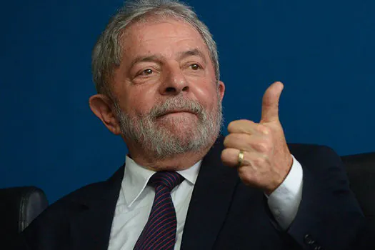 Lula admite que será candidato em 2022 em entrevista à revista francesa