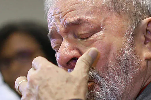 Parlamentares e líderes políticos desejam condolências a Lula por morte de neto