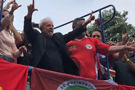 Primeiro comício com Lula solto: ‘Estou de volta’