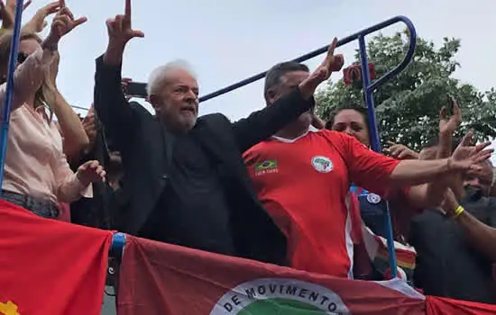 Primeiro comício com Lula solto: ‘Estou de volta’