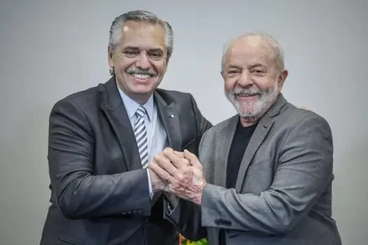 Na Argentina, Lula faz 1ª viagem internacional com moeda comum em foco