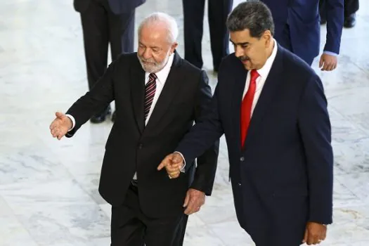 Lula diz que retomada de relação com Venezuela é plena