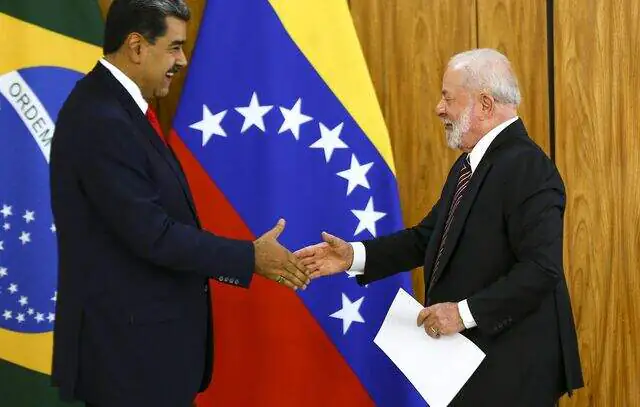 Lula assina decreto que autoriza Brasil a comprar energia da Venezuela