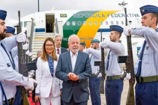 Lula chega a Lisboa para visita cheia de simbolismos e uma agenda de negócios