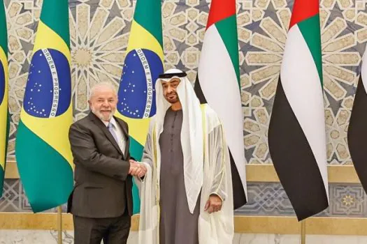 Em Abu Dhabi, Lula exalta laços de amizade com os Emirados Árabes Unidos