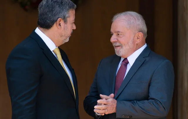 Lula descarta reforma ministerial e diz que Lira não pediu controle de pastas