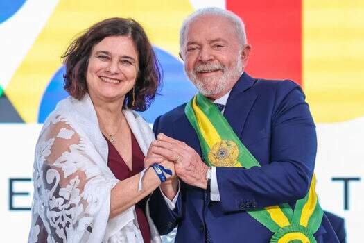 Lula: Nísia pode ‘dormir tranquila’ no ministério da Saúde; Centrão quer a pasta