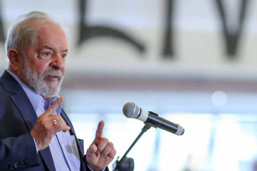 Lula diz que orçamento ‘tem o dedo do povo’_x000D_