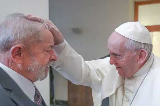 Lula convida Papa Francisco para visitar Brasil