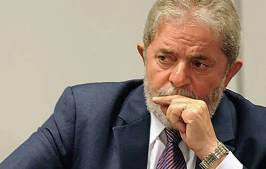 Lula envia carta aberta em solidariedade ao presidente da OAB