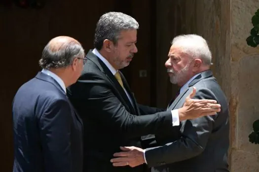 Lula faz 1ª reunião com líderes partidários da Câmara após crise na articulação política