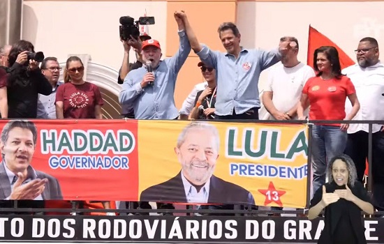 Com duas horas de atraso, Lula inicia caminhada em São Bernardo do Campo (SP)