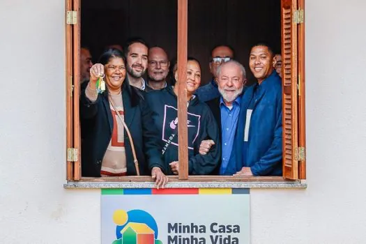 Lula entrega 446 imóveis do Minha Casa, Minha Vida, em Viamão