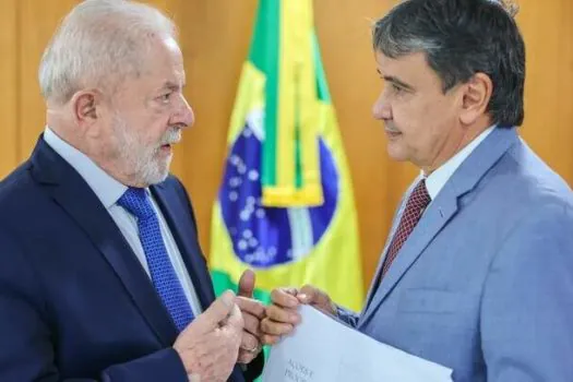 No Piauí, Lula elogia Wellington Dias, ministro ameaçado pela reforma