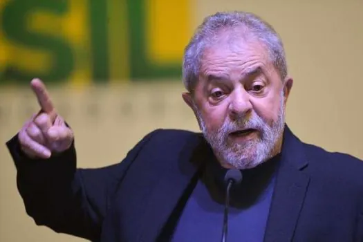 Lula planeja cirurgia no quadril para o dia 29 de setembro