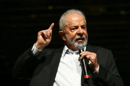 Lula afirma que juros ainda estão altos: “Vamos continuar brigando”