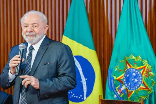 Parlamentares pedem à Justiça que barre ‘autopromoção’ de Lula em redes sociais do governo